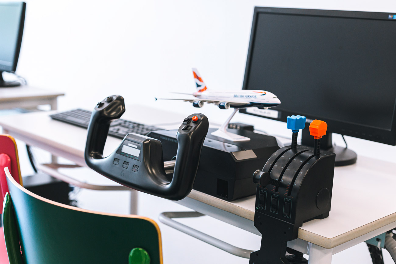 Liceo_Aeronautico_Scuole_Manzoni_Gallery_1